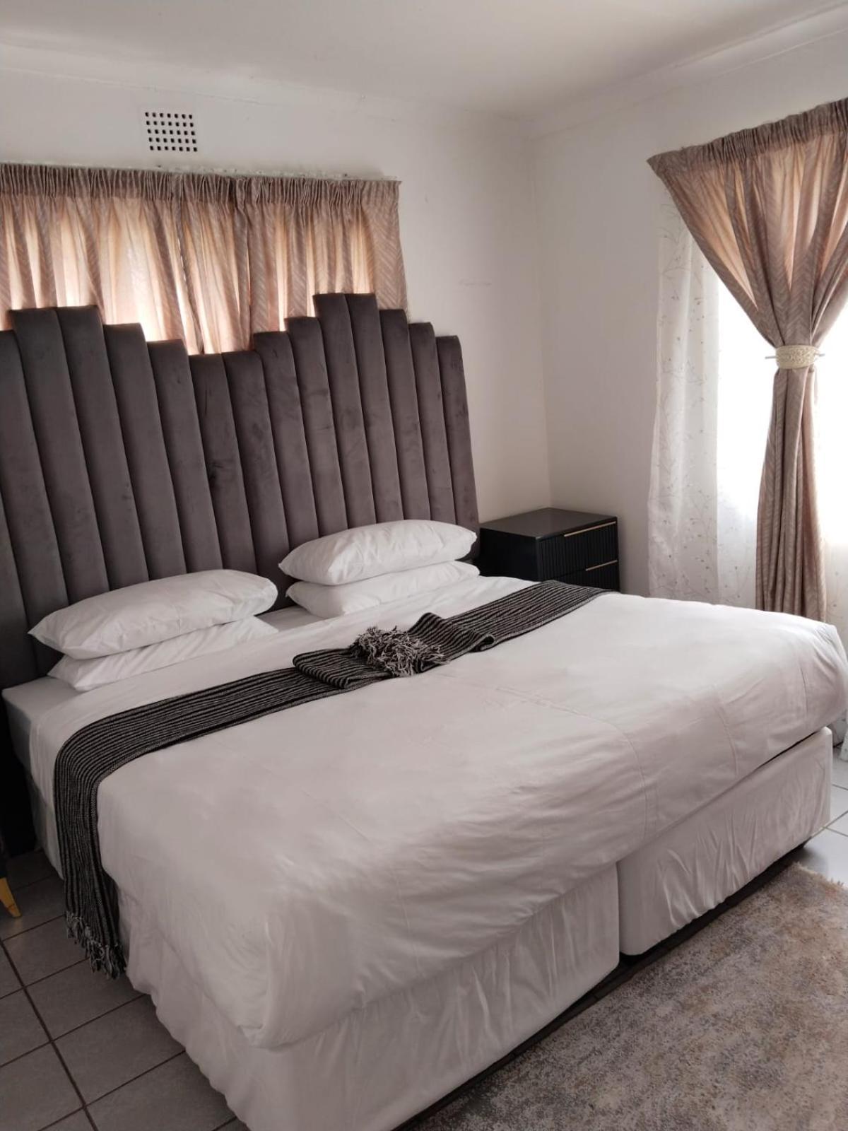 Oak Gardens Bed And Breakfast 纽卡斯尔 外观 照片